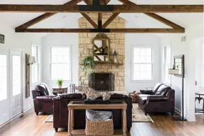 Vineyard views! Fully renovated, large farmhouse. - Image 4