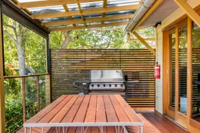 Spacious Noosa beachhouse - where the forest meets the sea - great for families! - Image 4