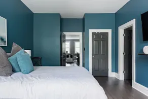 Luxury Apartment with Colorful Lighting on Cherokee Street - Image 2