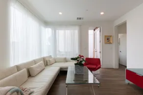 Costa Mesa Cozy Retreat Modern and Smart Home - Image 4
