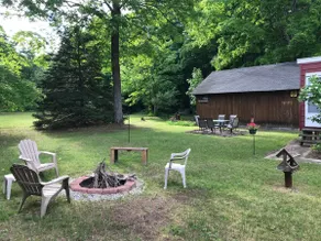 The Little Red Lodge - Image 3