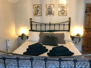 Unique-2 Bed-Views-The Botanist Rest Ventnor IOW - Image 5