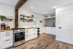 Cozy Bungalow Home in the Heart of Stowe Village - Image 2