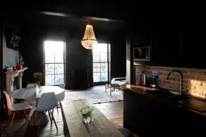 2 Bed Townhouse w/ Sunset Balcony Heart of Margate - Image 3