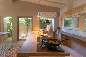 Luxury beachfront stylish new house - A design gem - Image 4