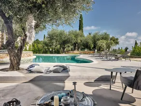 Villa Castelletto heated pool jacuzzi - Image 3
