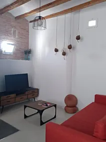 Accommodation in the heart of Valencia with Wi-Fi - Image 2