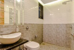 Elegant Villa: Luxury 4BHK by Limestays - Image 5