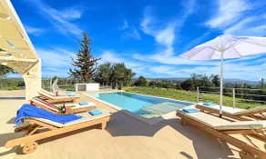 Orientem Villa Heated Pool - Image 3