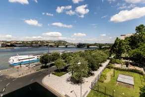 Cozy home in the center overlooking the Danube! - Image 2
