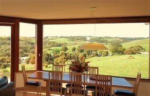 Stunning Sheoaks Villa with Ocean Views - Image 2