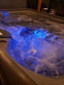 Miranda's Lodge- cozy place with hot tub - Image 2