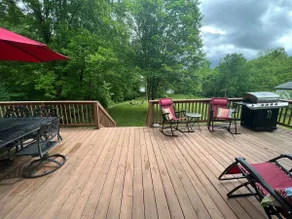 Cozy 3 Bedroom Cottage, Direct Lake Access & Dock - Image 2