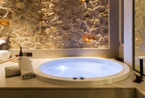 Romantic getaway right next to Acropolis! - Image 3
