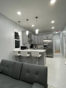 BEAUTIFUL FULLY RENOVATED 4-BEDROOM APARTMENT. - Image 3