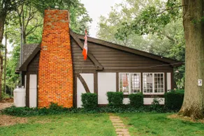 Beachfront Family Escape on Lake Erie - Image 3