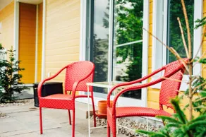 Private suite with hot tub facing Gatineau Park - Image 4