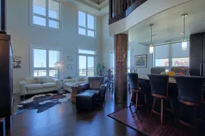 Luxury Penthouse Oasis, Rooftop Patio, River View, Downtown - Image 2