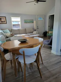 2BR Cottage w/ Hot Tub Near Beach & Hockey School - Image 5