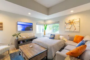 Chic Upstairs Condo Steps from Strands Beach - Image 5