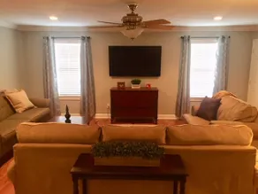 Paducah’s best place for families! Upscale condo, large deck and backyard. - Image 4