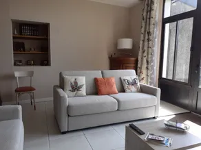 SPACIOUS APARTMENT WITH LARGE TERRACE - Image 4