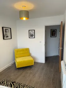 Fabulous 2 Bed Apartment in Bournemouth Square #2 - Image 3
