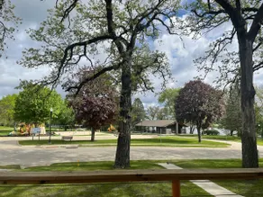 5-Star! Lake & Park Views, Family friendly - Image 2