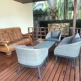 Cheerful 2 bedroom home with private pool. - Image 2