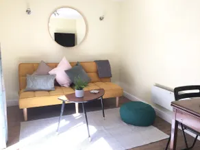 Private Cosy Annexe Central Location in Small Town - Image 4