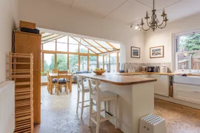Character property perfect for families - Image 2