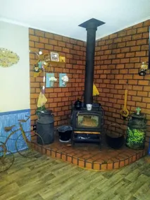 Private Country Farmhouse Cottage Close To Beaches - Image 2