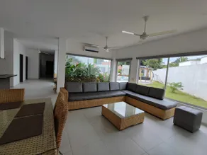 Luxury House: Bar, Pool, Jacuzzi and more - Image 4