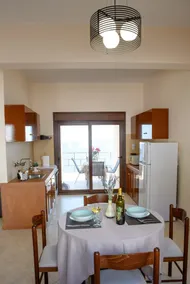 Effies House - Image 4