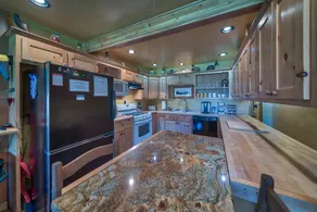 YELLOWSTONE VALLEY VAC LODGE/POOL/SAUNA/SLEEP 26 - Image 5