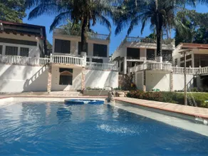 Cabins with pool, jacuzzi and ravine in Melgar - Image 2