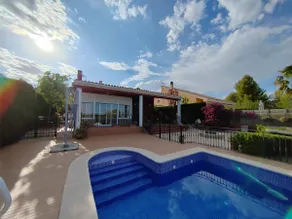 Villa with pool in Liria - Image 3
