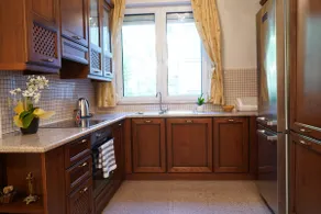 Luxury 1BR Apartment / Your Place To Stay - Image 2