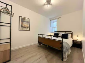 Stunning Reverse Level Townhouse in Penzance - Image 3