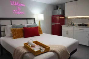 Miami Themed Private Studio w/ WiFi and Parking - Image 2