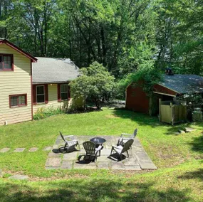 *superhost:)* School house in the woods! - Image 4