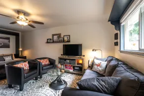 Proctor Cottage (Queen Bed; Private Parking) - Image 4