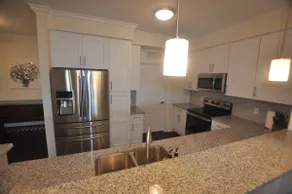 West Cary Luxury Apartment Great View - Image 5