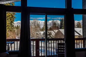 Whitefish Townhouse “Fox Den”sleeps12 - Image 2