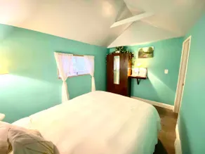 Redwood Riverfront Getaway - Image 3