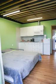 Fresh studio guest suite in a quiet neighborhood. - Image 2
