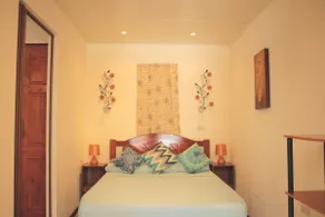 5 min drive to beach AC, kitchen - Image 3