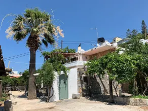 Cretan Villa with Yard - Image 2