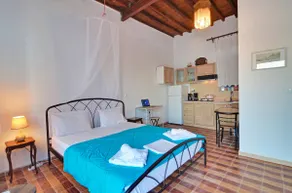 Persephone - Newly Renovated Cycladic Studio - Image 5