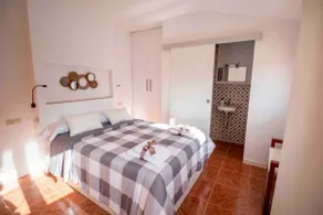 Central and well-equipped. Casa la Hornacina - Image 2